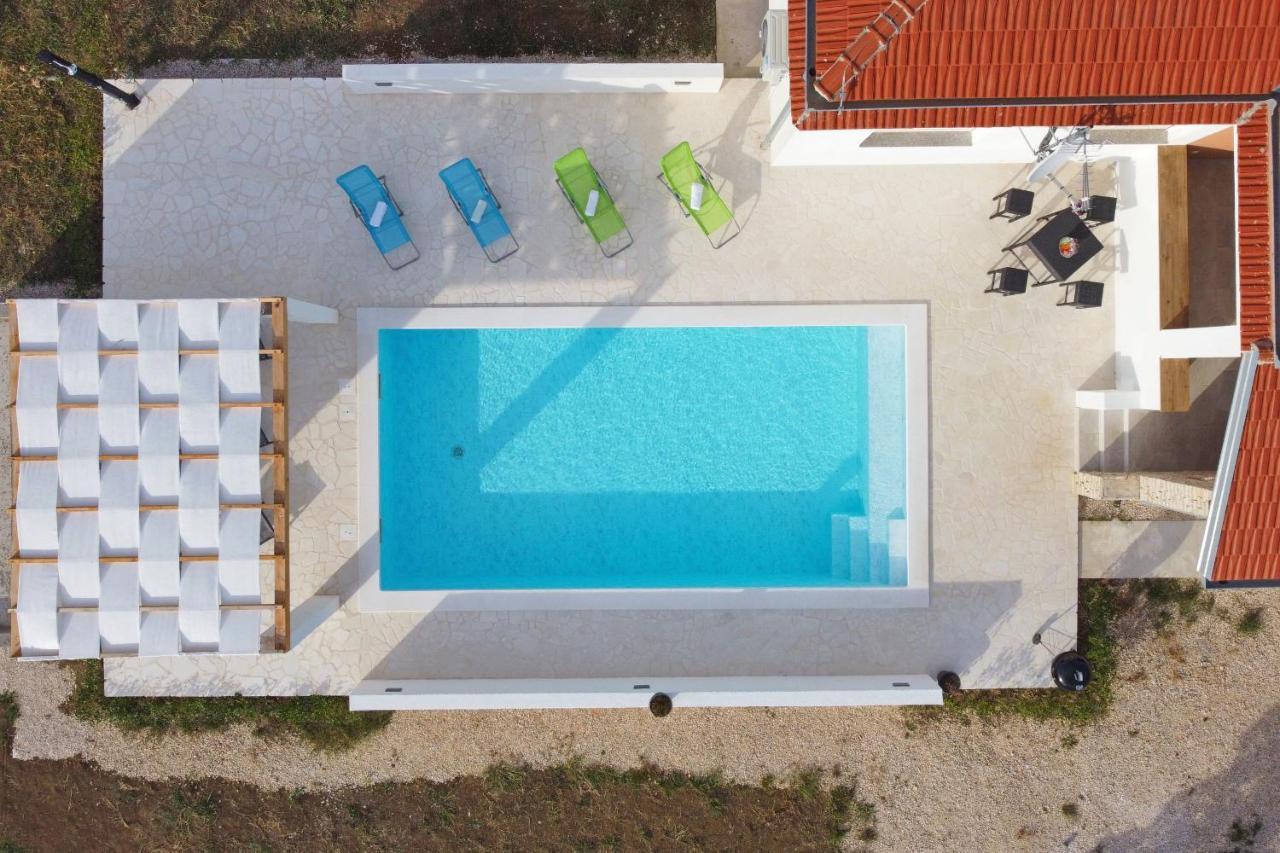 Holidayhouse Alirio With Heated Pool. Vrsi Exterior foto