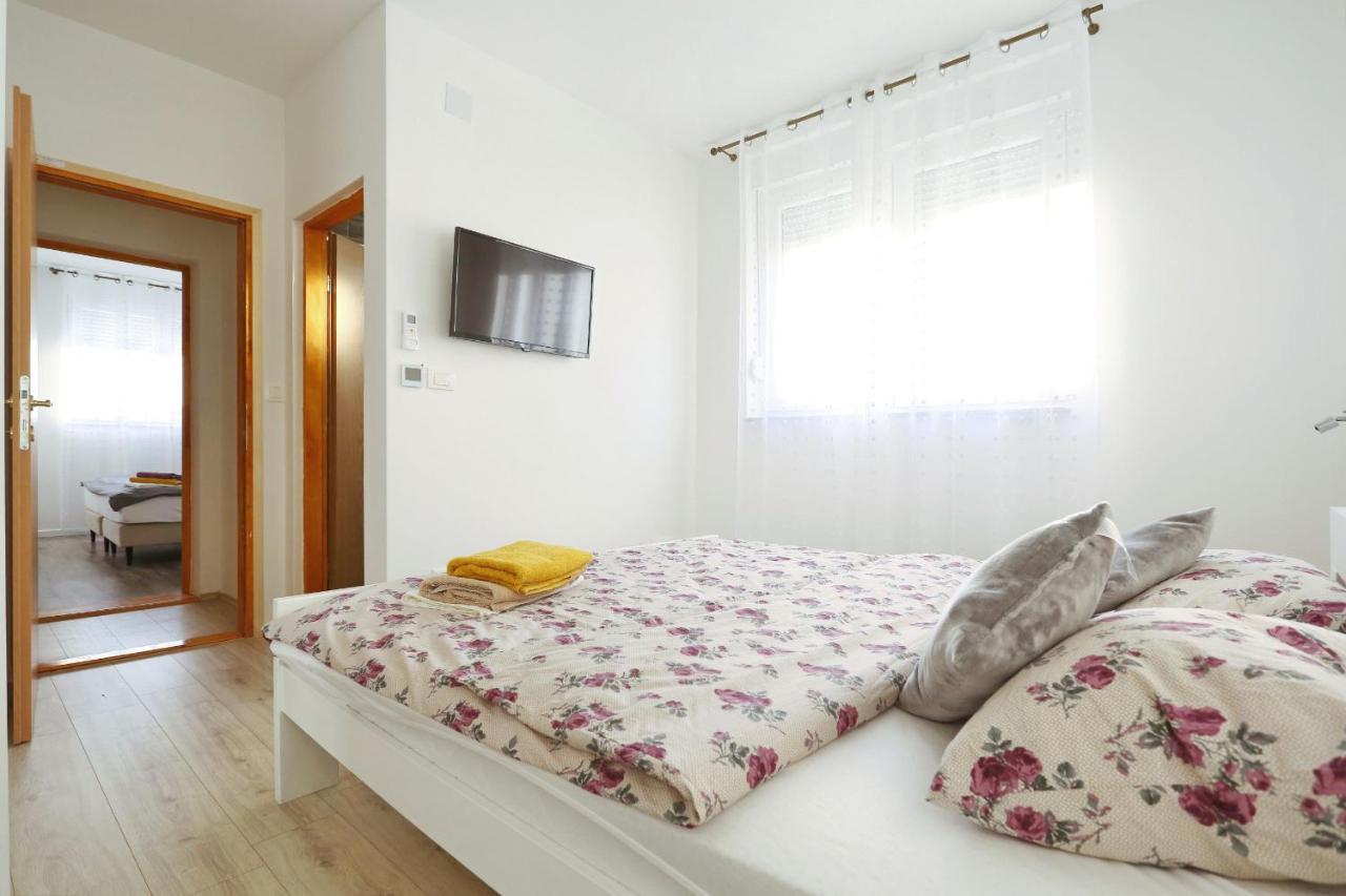 Holidayhouse Alirio With Heated Pool. Vrsi Exterior foto
