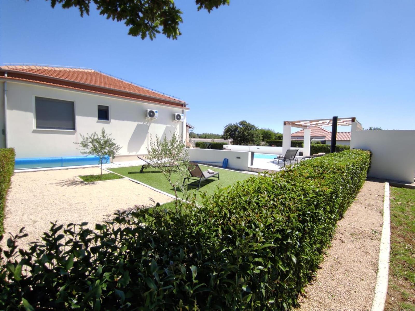 Holidayhouse Alirio With Heated Pool. Vrsi Exterior foto