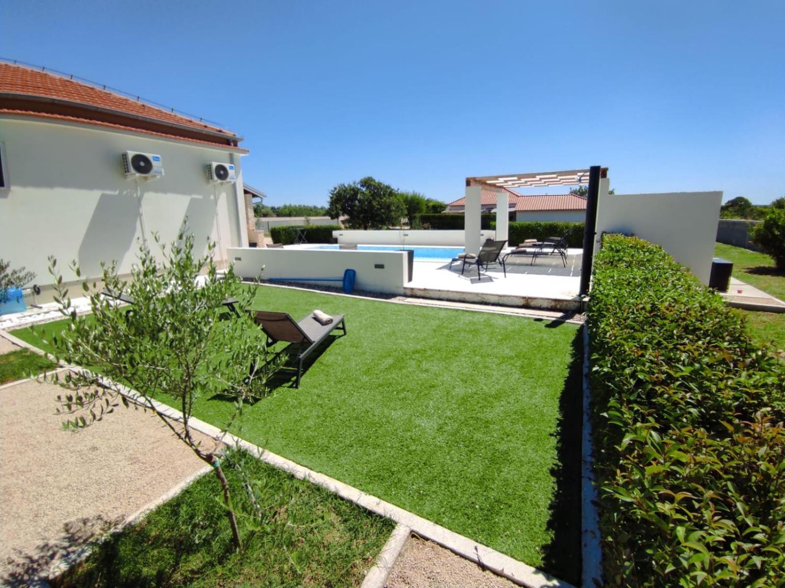 Holidayhouse Alirio With Heated Pool. Vrsi Exterior foto